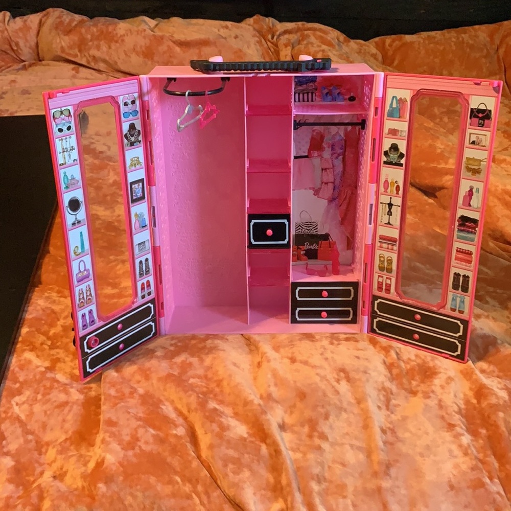 2013 Mattel Barbie Closet